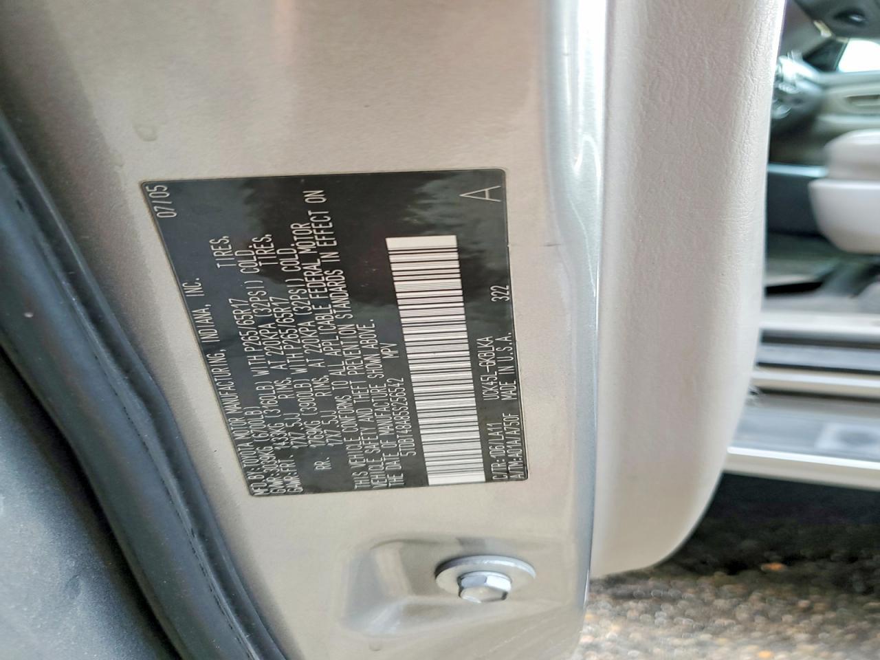 2005 TOYOTA Sequoia