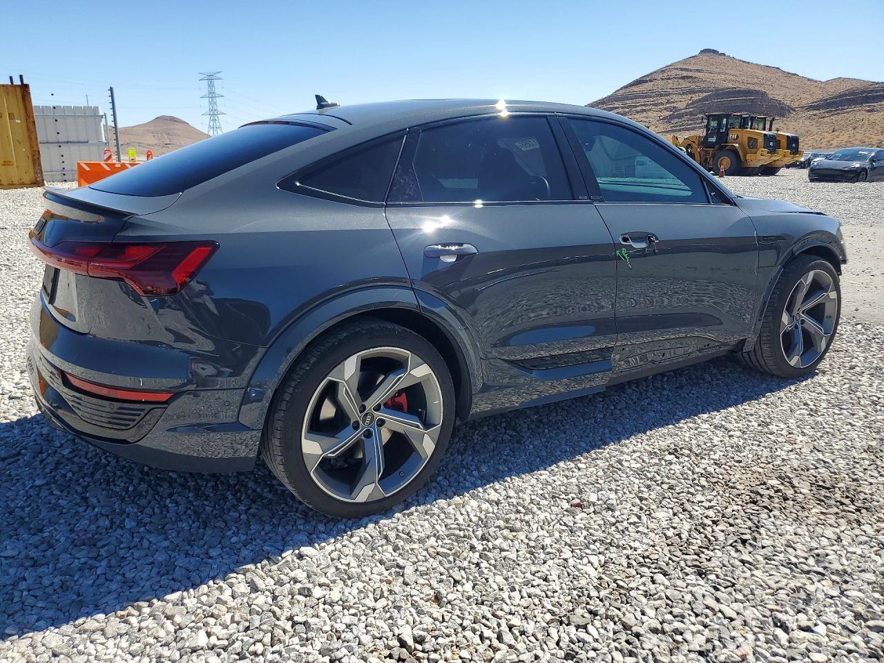 2024 AUDI SQ8