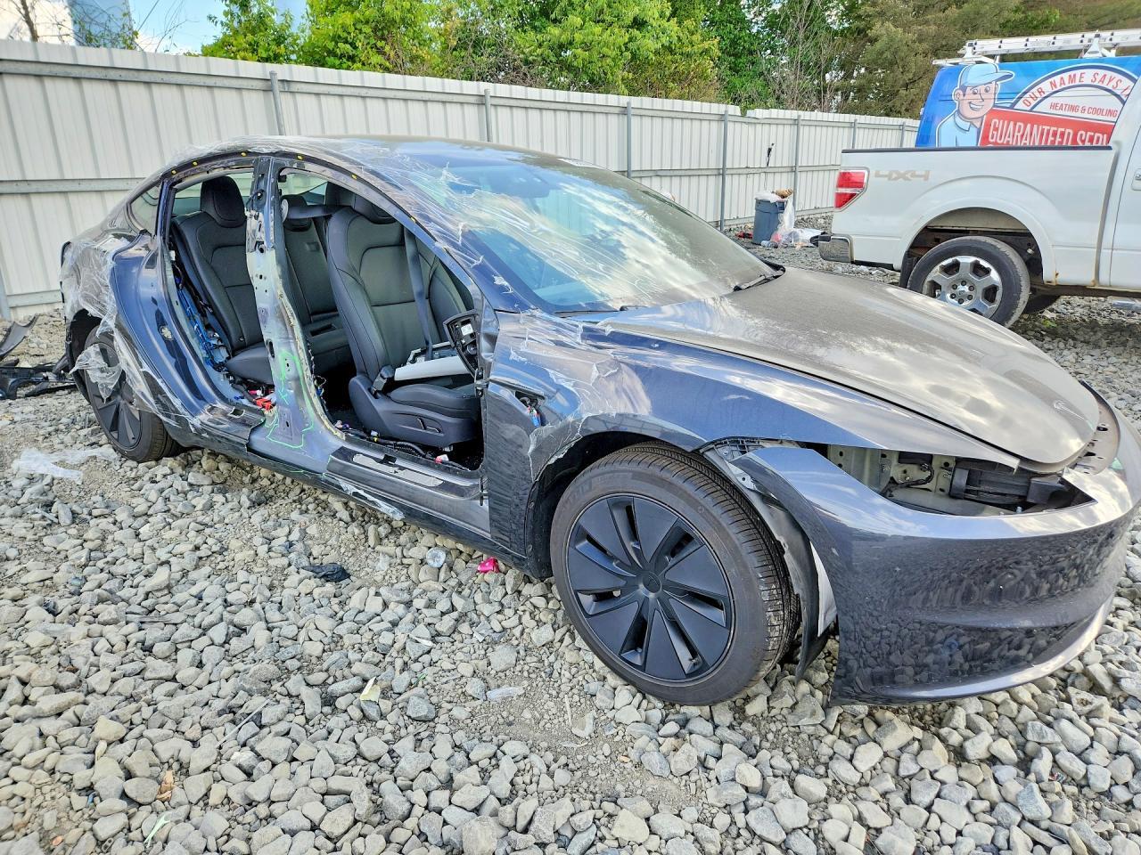 2025 TESLA MODEL 3