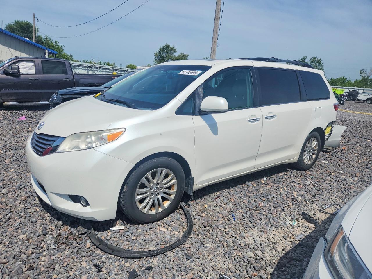 2015 TOYOTA SIENNA