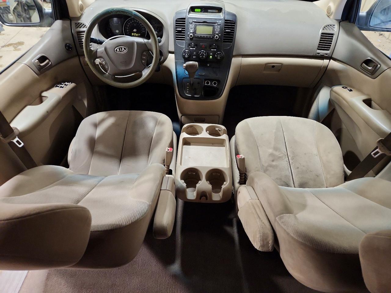 2011 KIA SEDONA