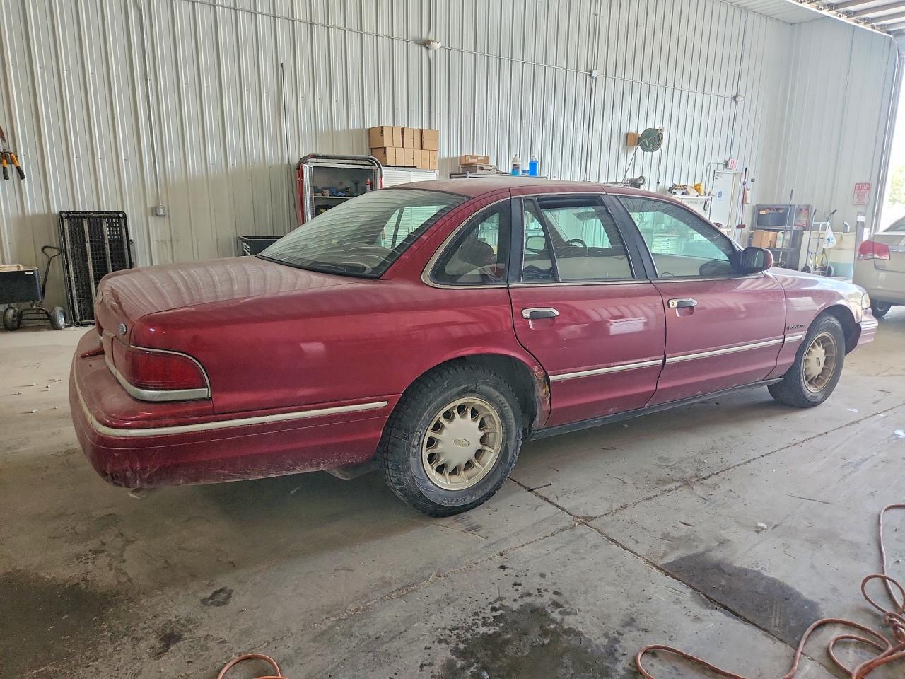 1995 FORD Crown Victoria