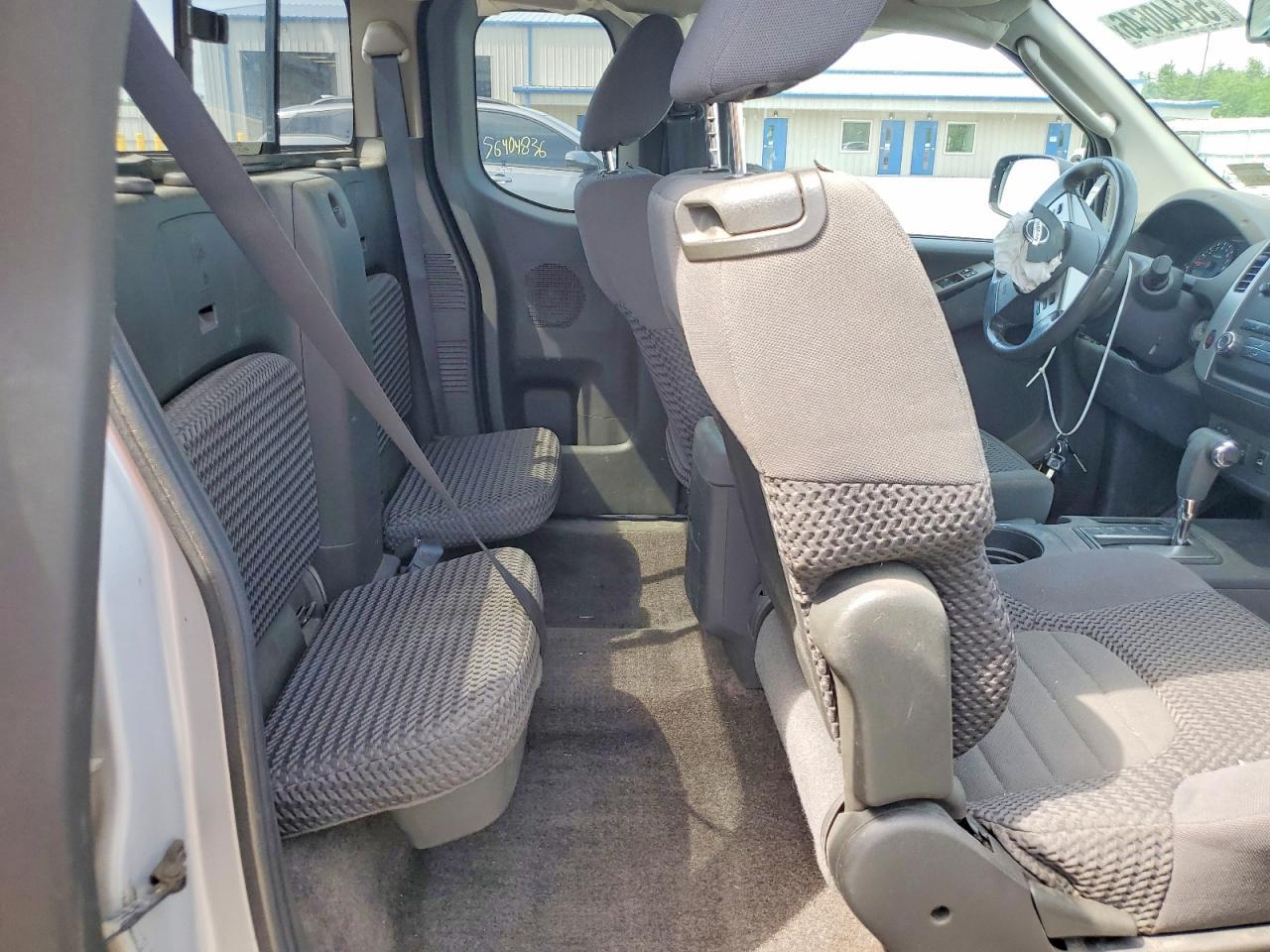 2011 NISSAN Frontier