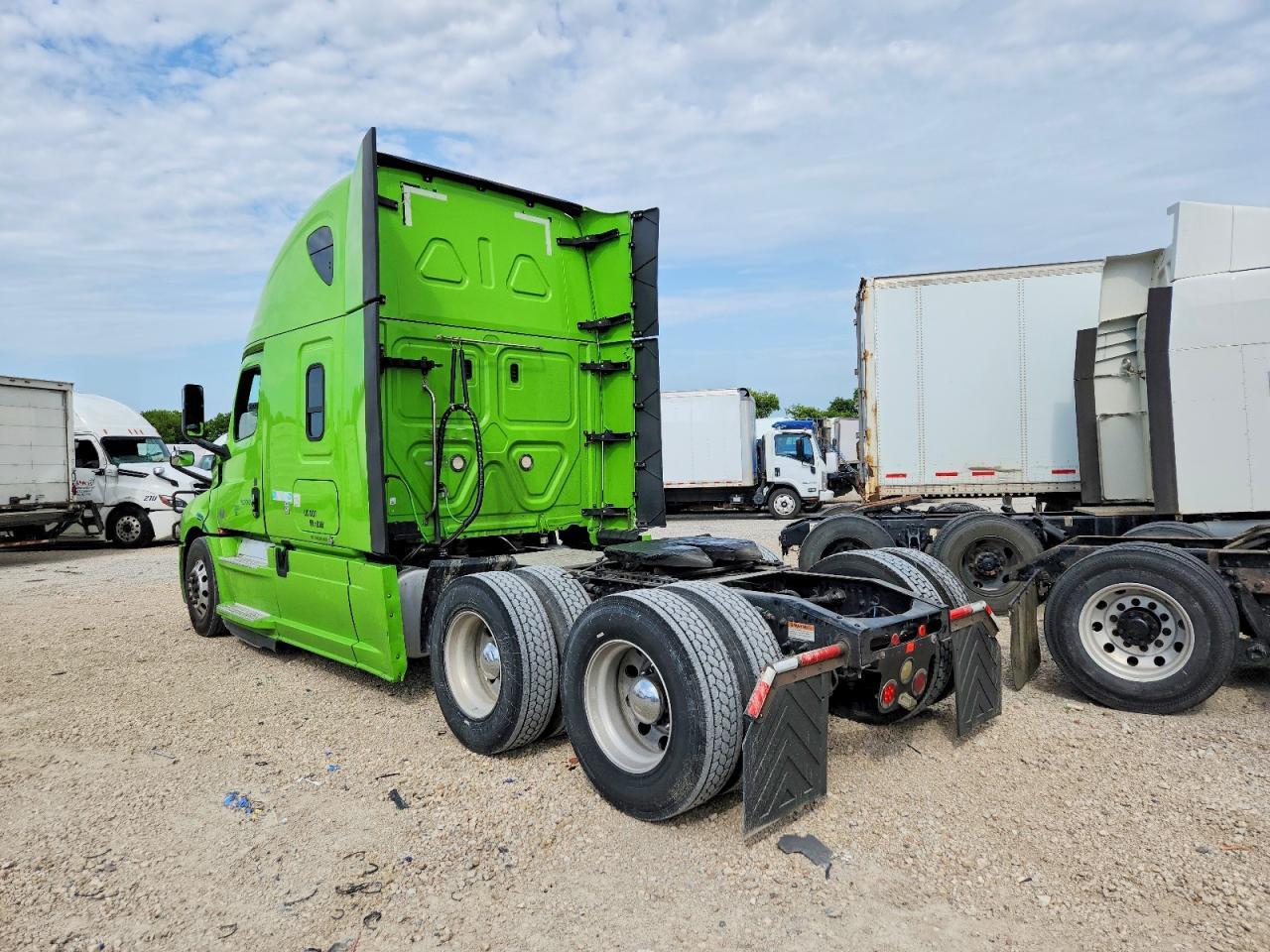 2018 FREIGHTLINER CASCADIA 126