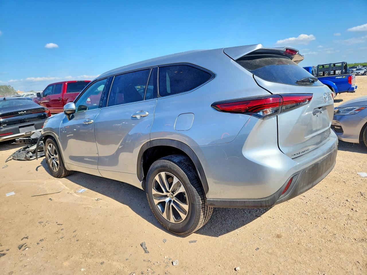 2022 TOYOTA HIGHLANDER