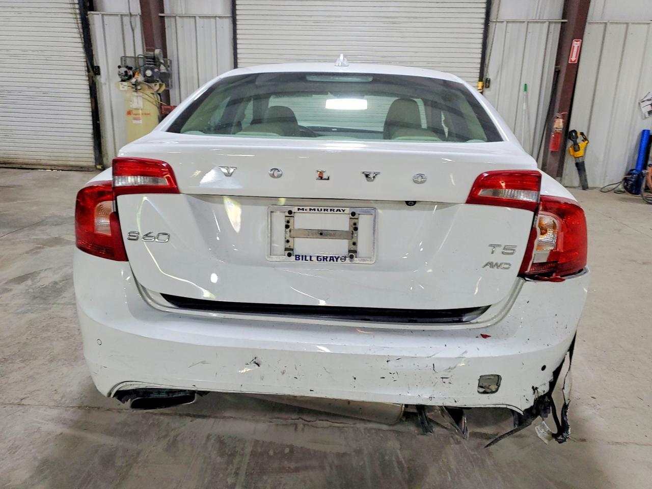 2015 VOLVO S60