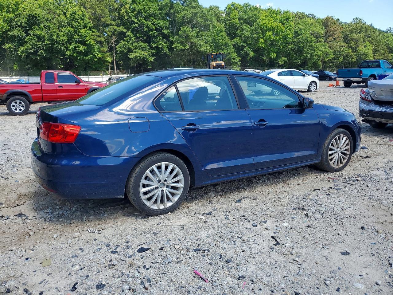 2011 VOLKSWAGEN JETTA