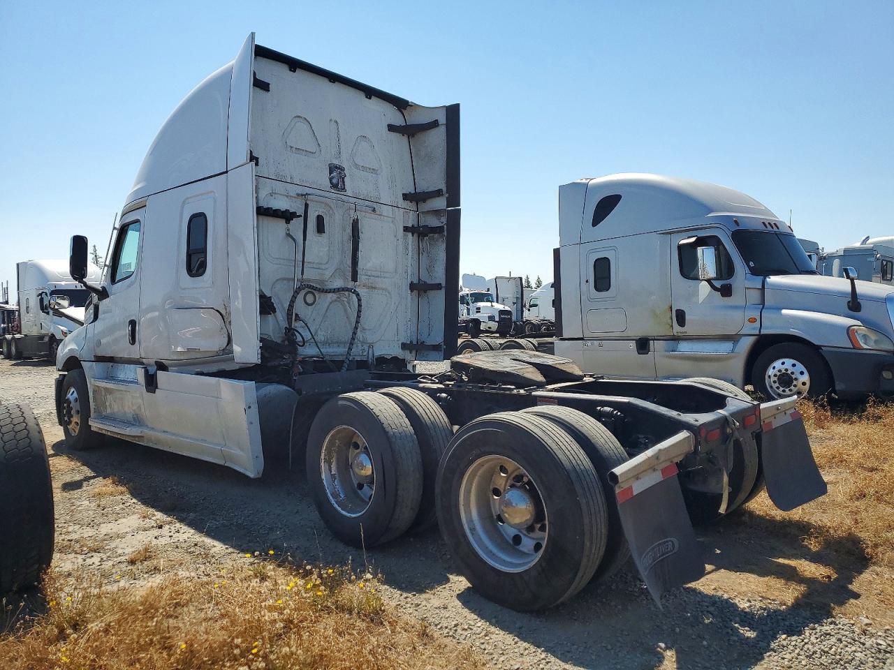 2022 FREIGHTLINER CASCADIA 126