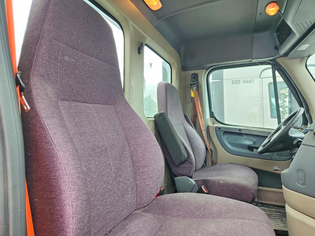 2018 FREIGHTLINER Cascadia 113