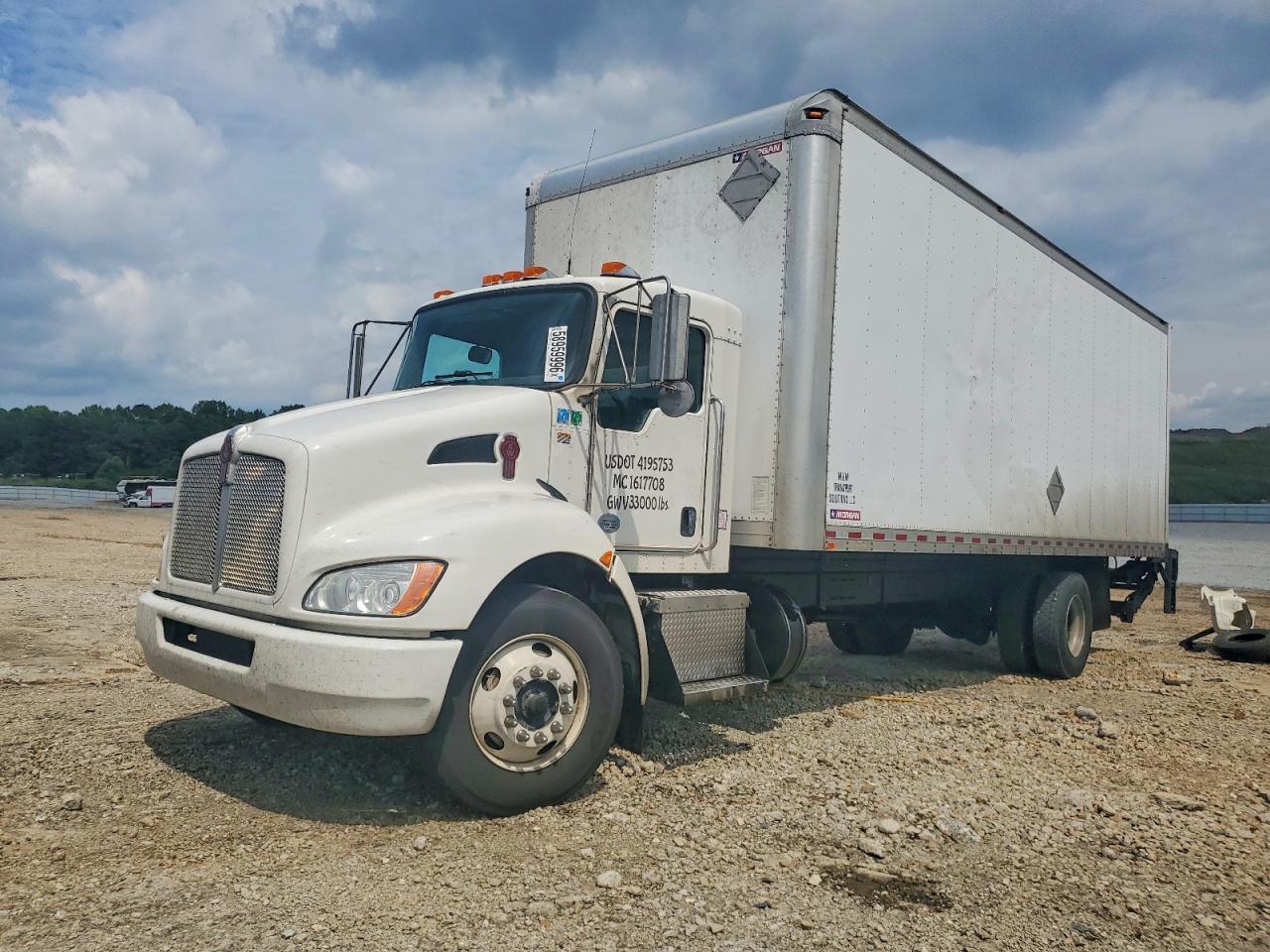 2019 KENWORTH T370