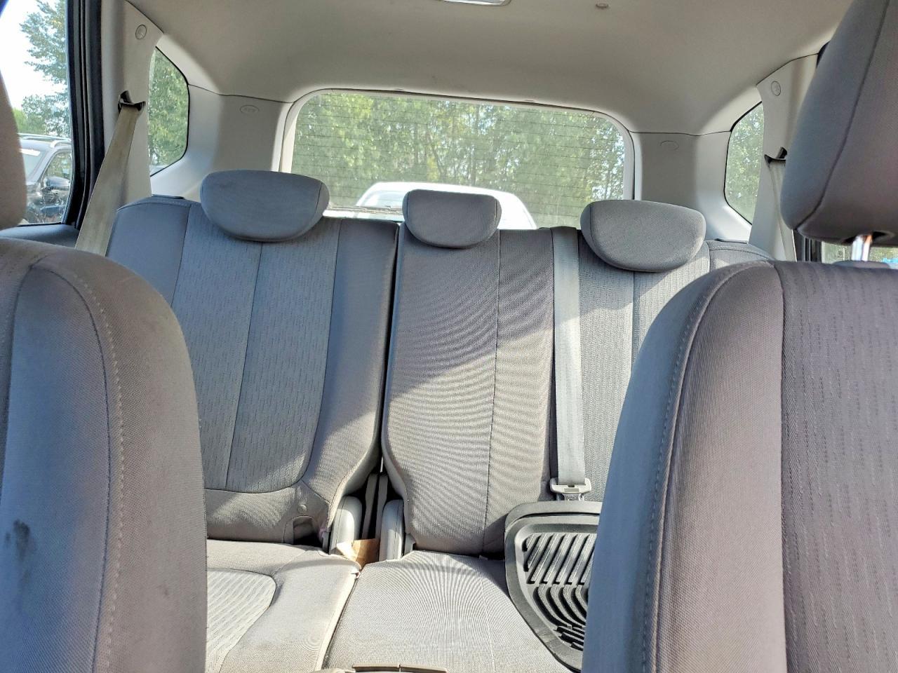 2009 KIA RONDO