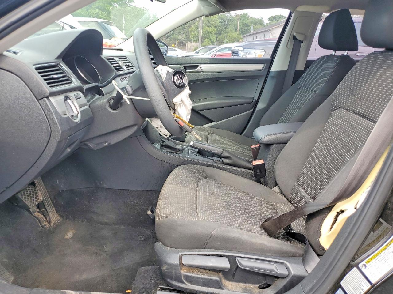 2016 VOLKSWAGEN Passat