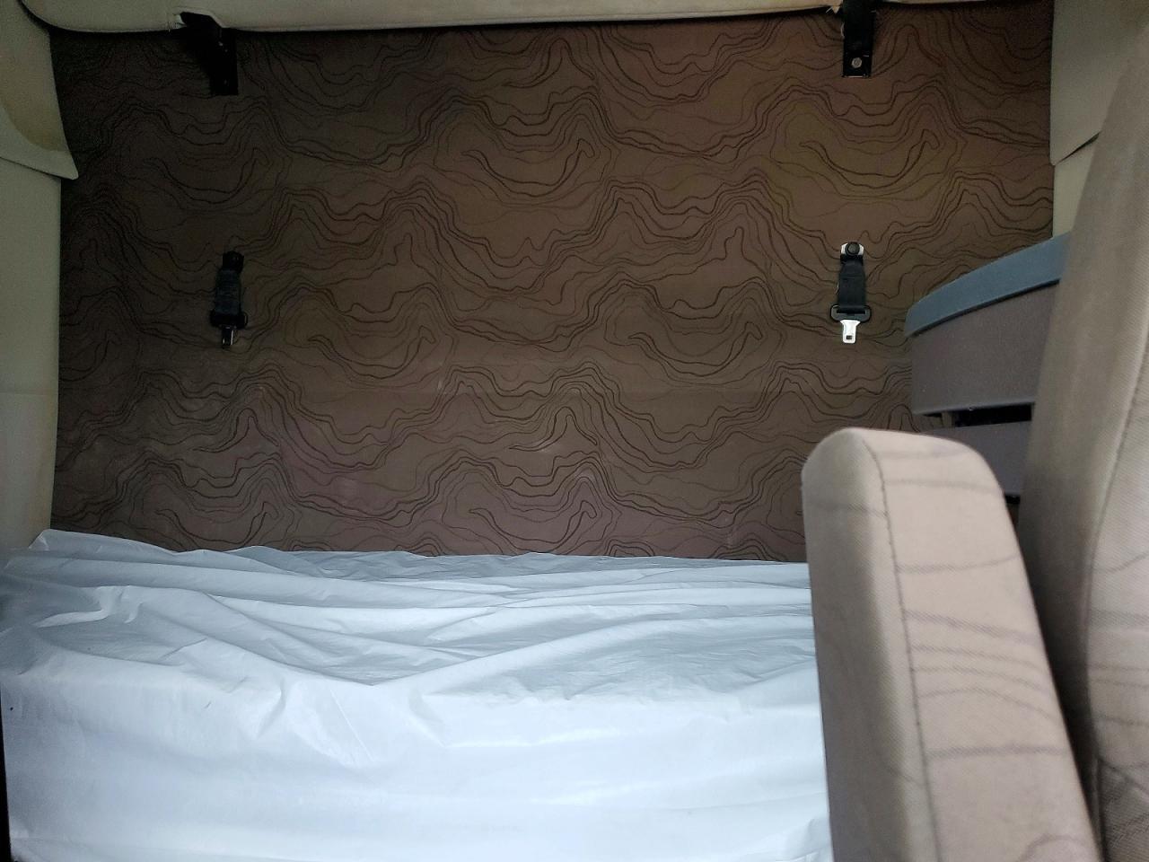 2015 VOLVO VNL