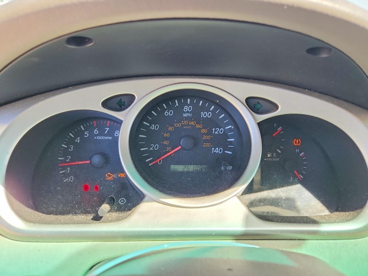 2004 TOYOTA HIGHLANDER