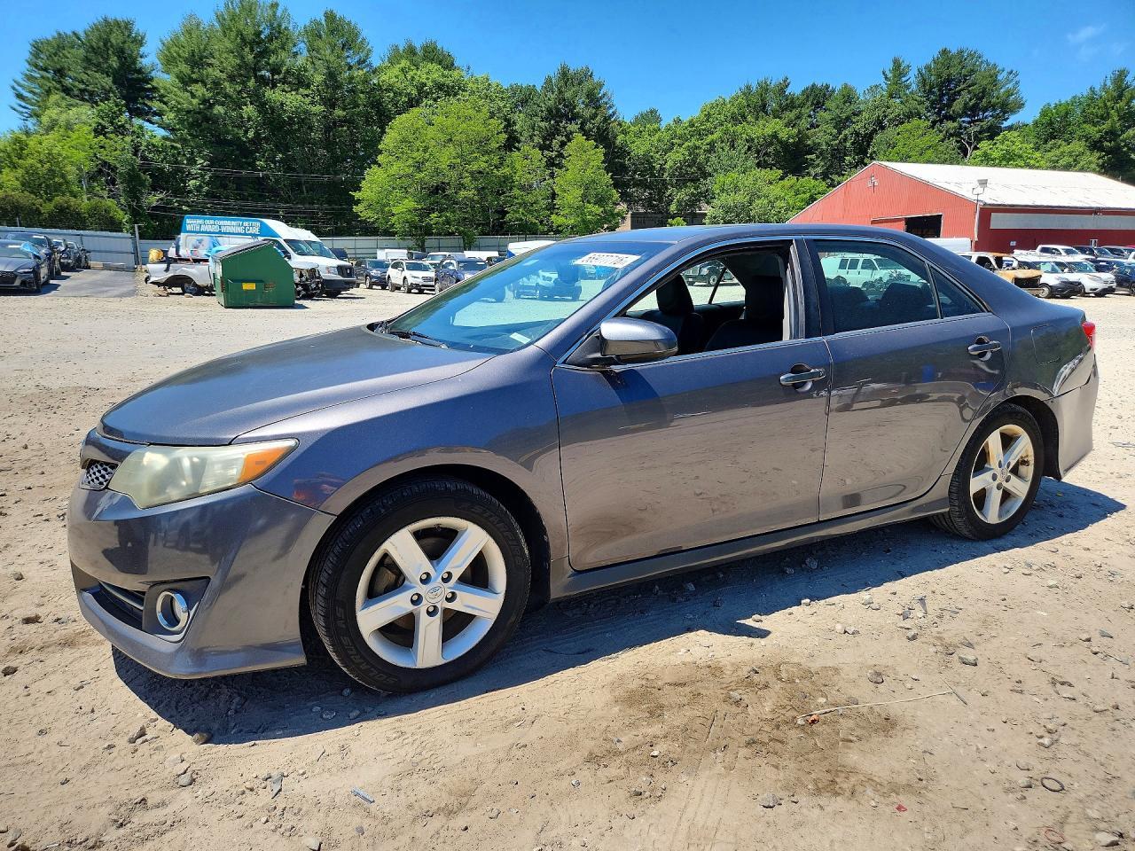 2014 TOYOTA CAMRY