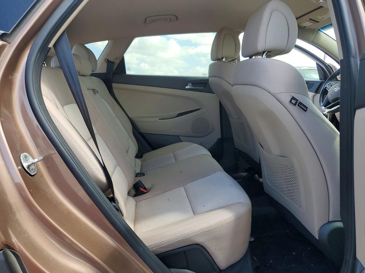 2016 HYUNDAI TUCSON