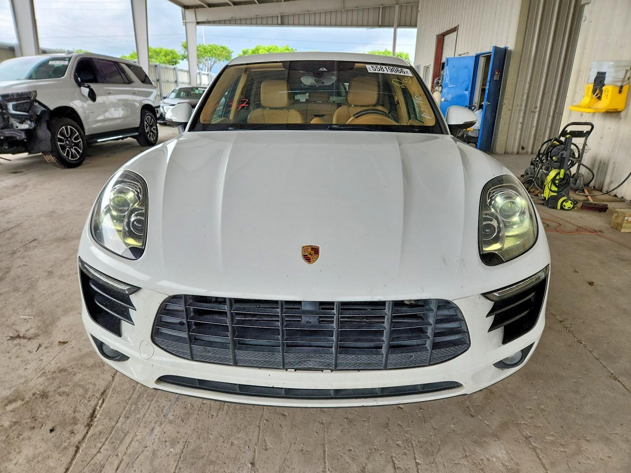 2017 PORSCHE Macan