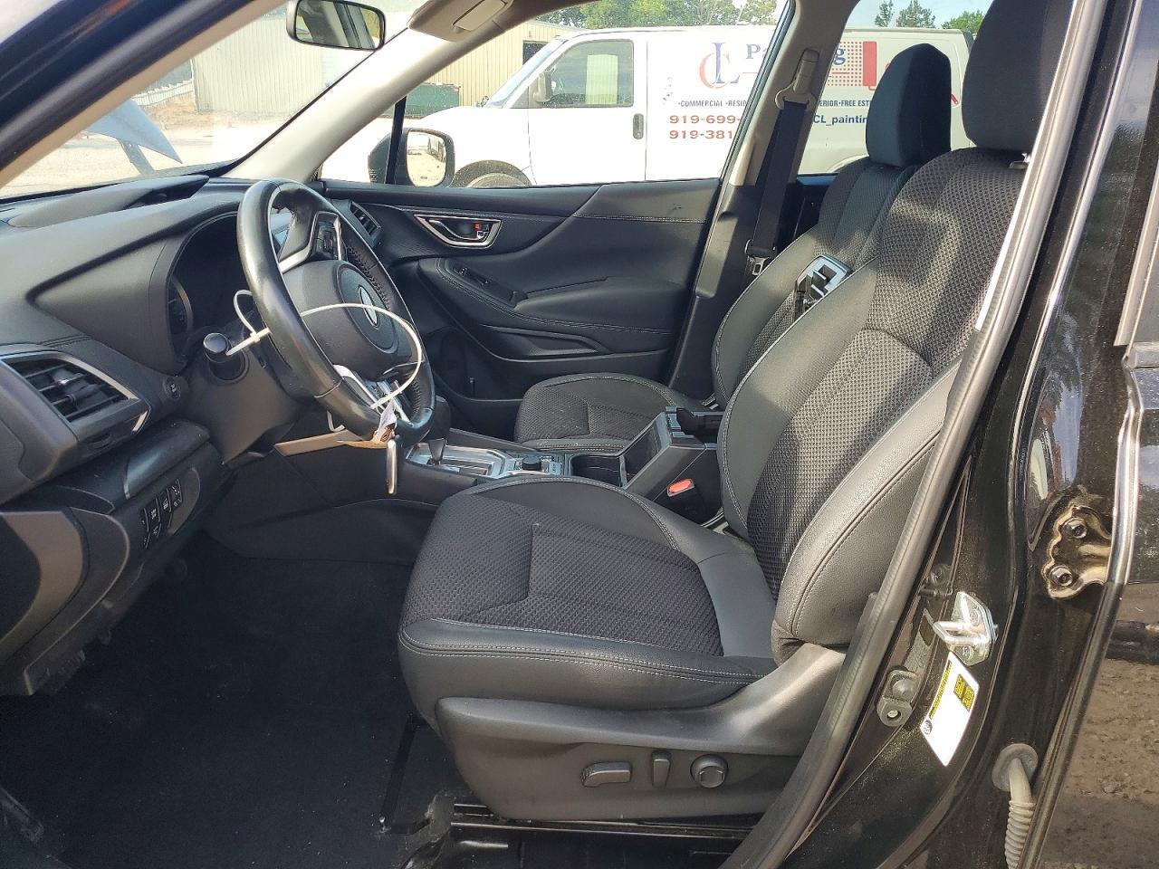 2022 SUBARU FORESTER
