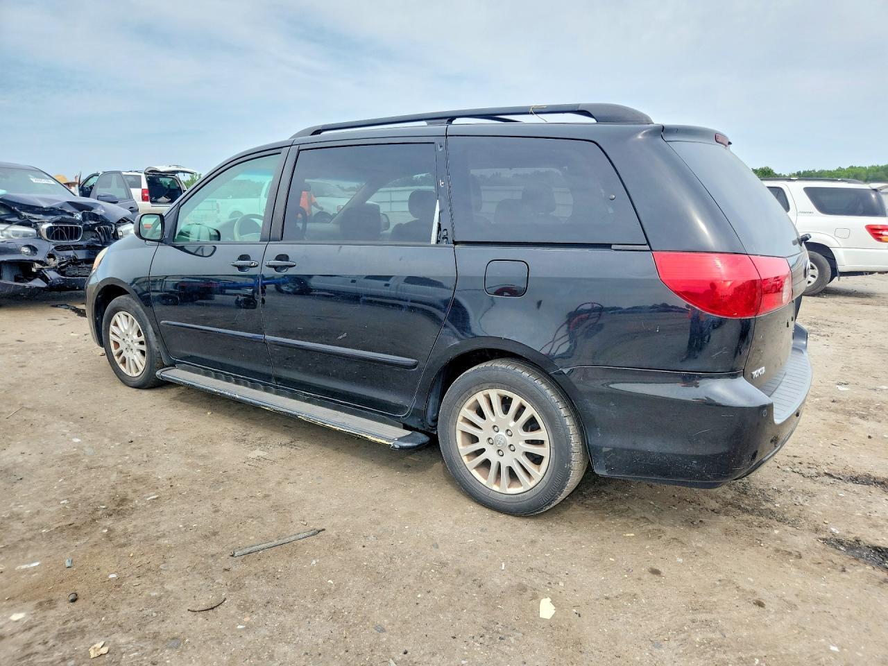 2008 TOYOTA SIENNA