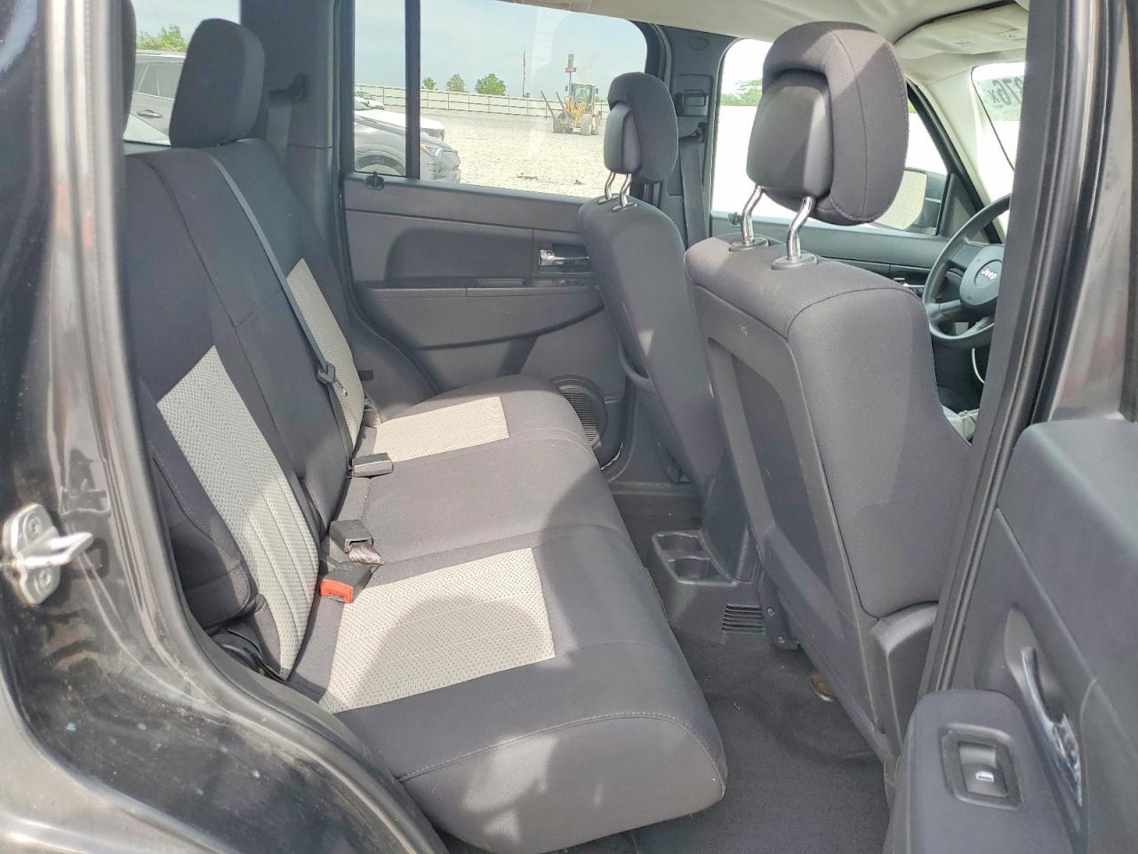 2010 JEEP Liberty