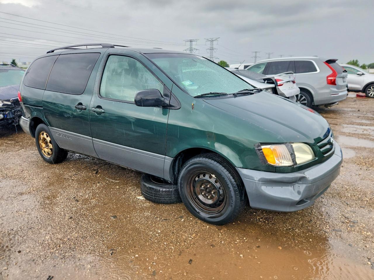 2001 TOYOTA SIENNA