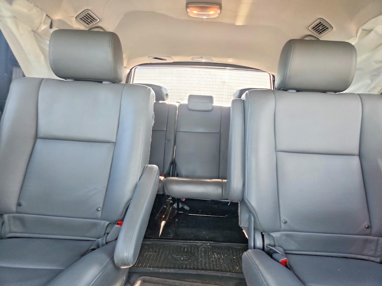 2017 TOYOTA Sequoia