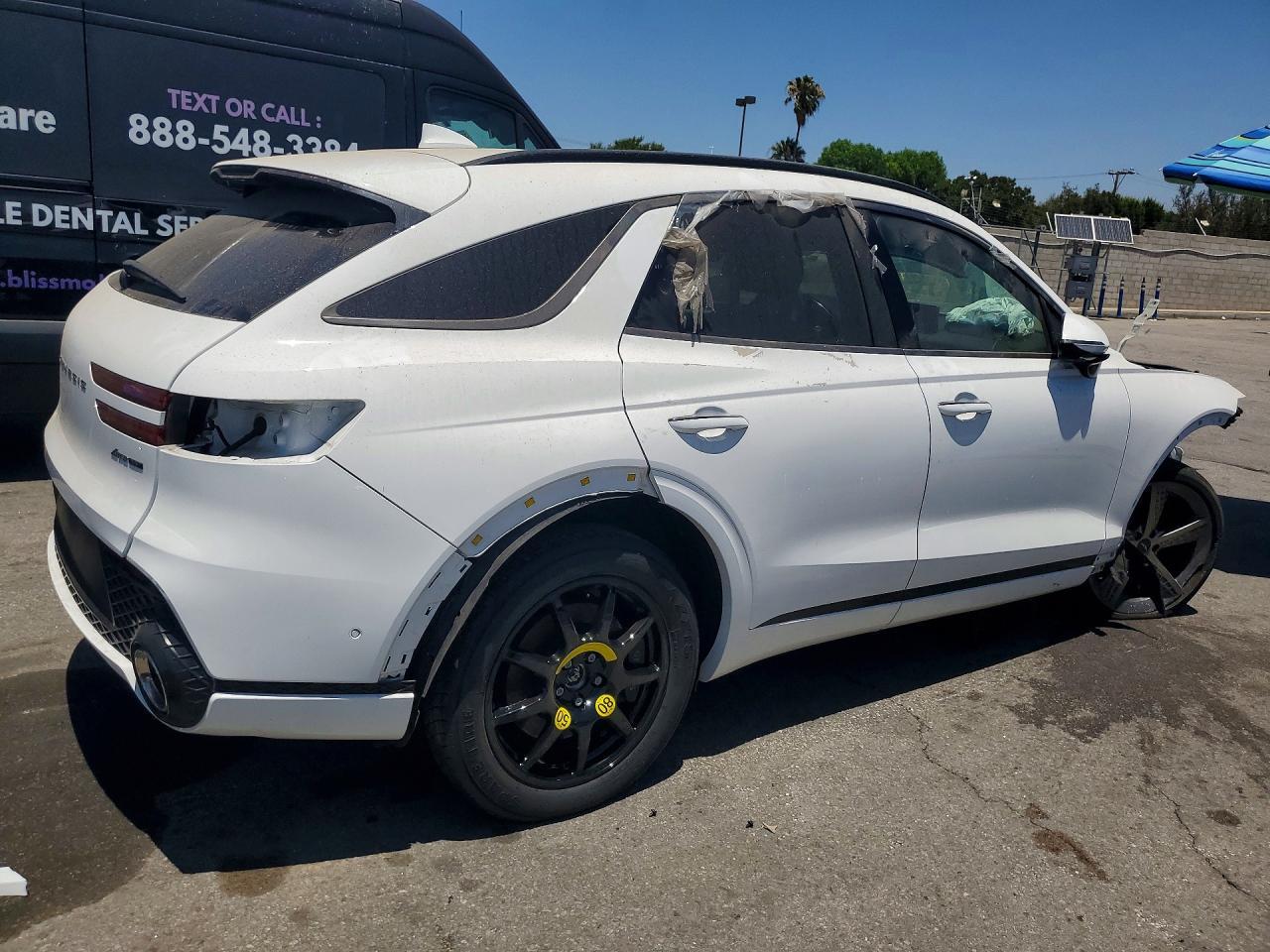 2023 GENESIS GV70