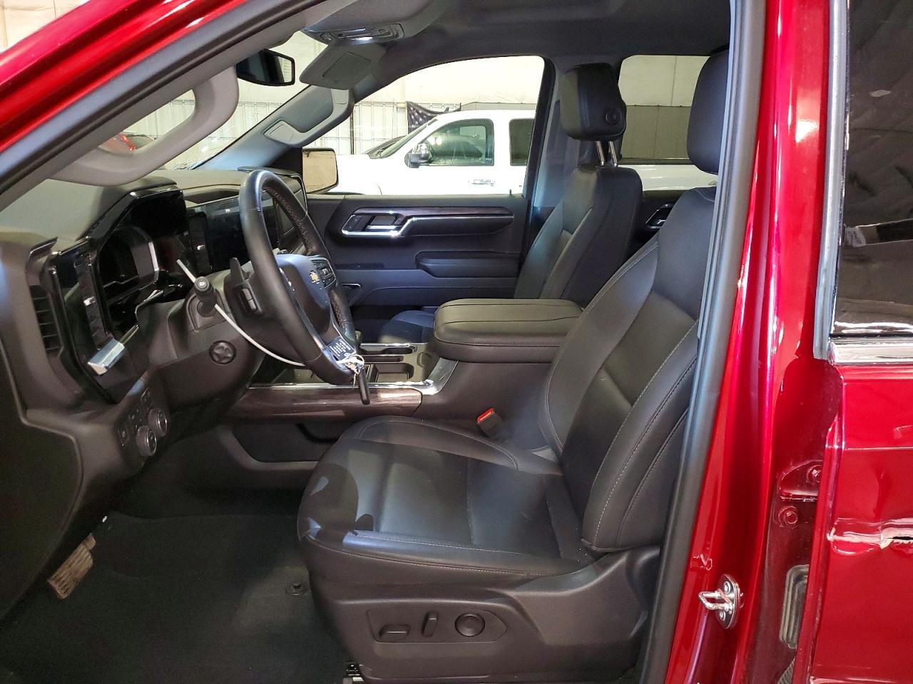 2024 CHEVROLET Silverado