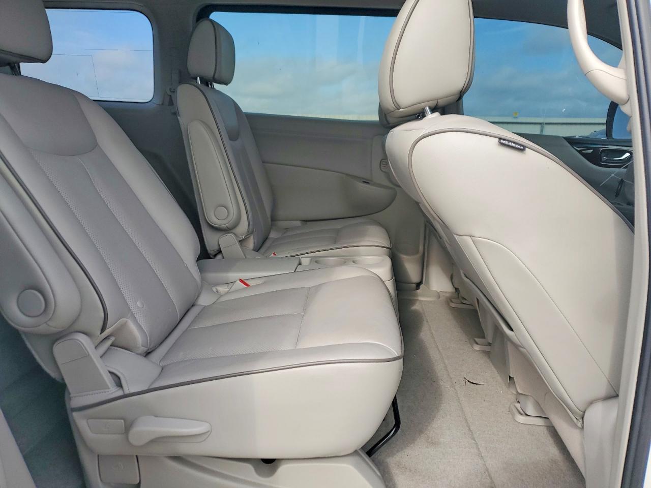 2015 NISSAN Quest