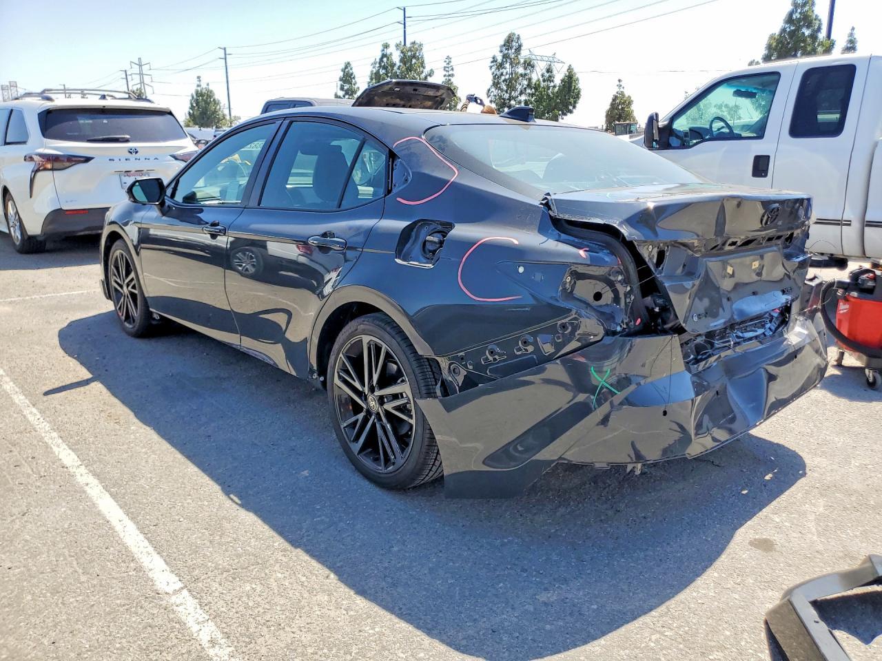 2025 TOYOTA CAMRY