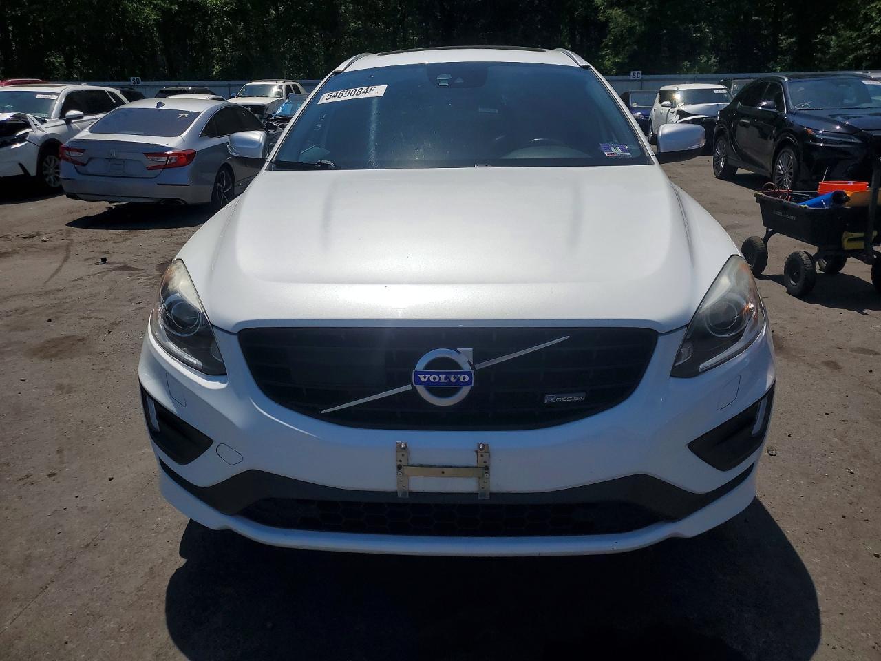 2015 VOLVO XC60