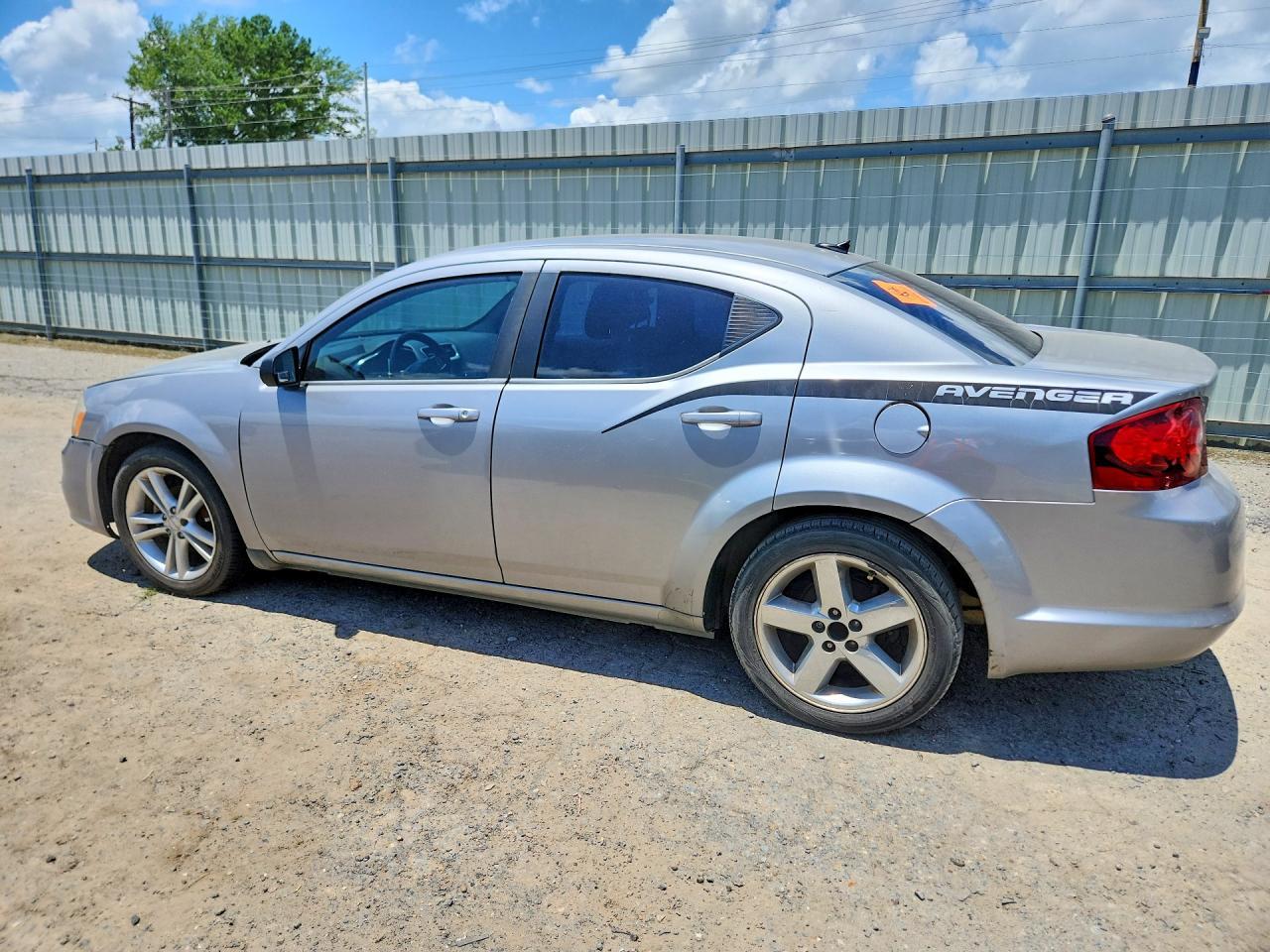 2013 DODGE Avenger