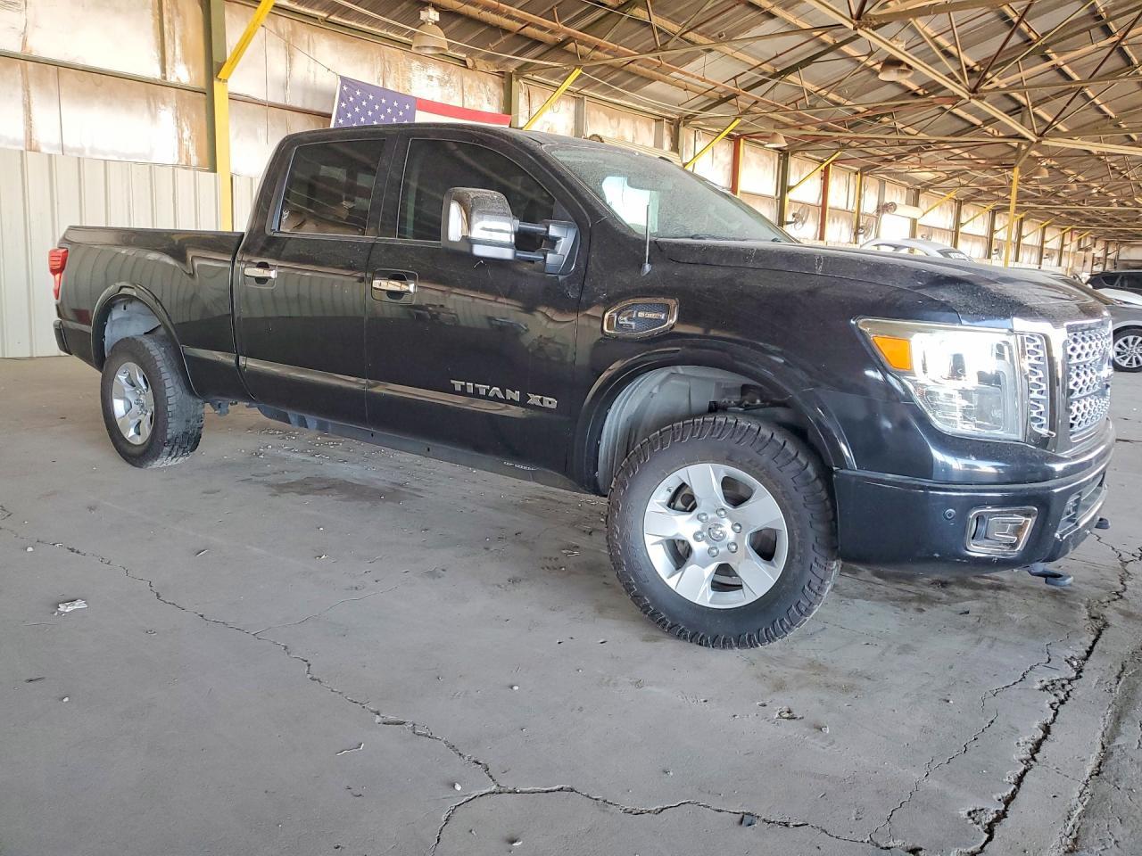 2017 NISSAN Titan