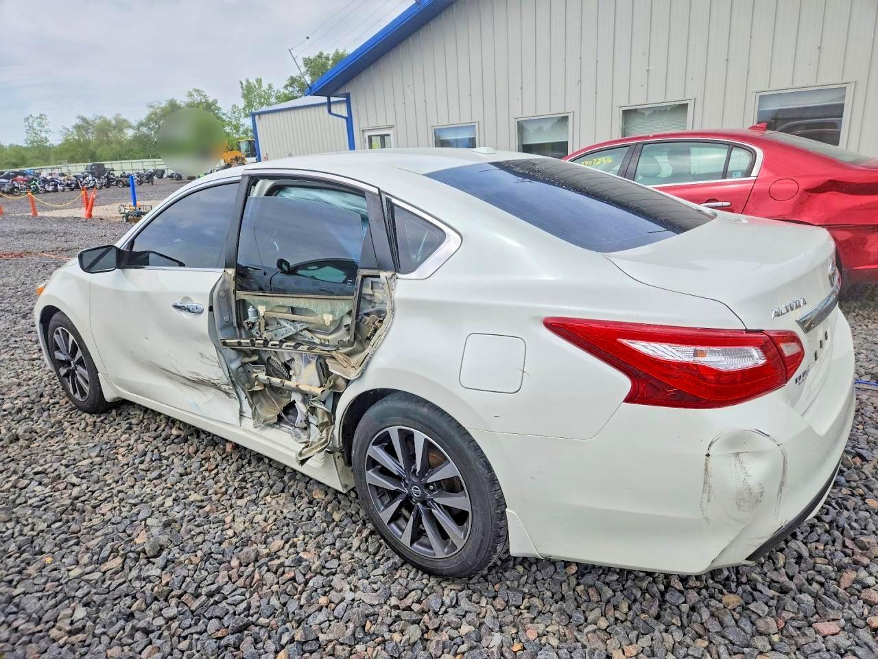 2016 NISSAN ALTIMA