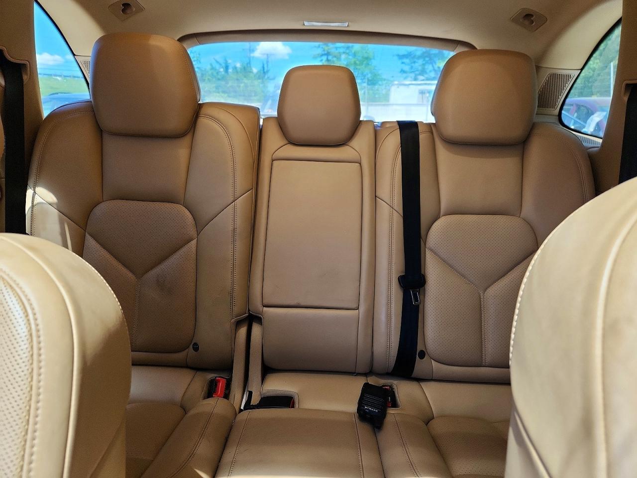 2016 PORSCHE CAYENNE