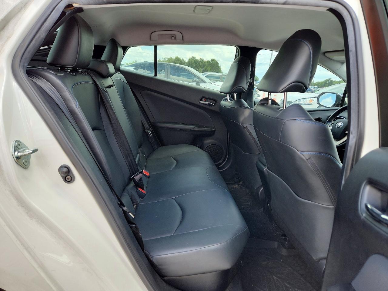 2018 TOYOTA PRIUS