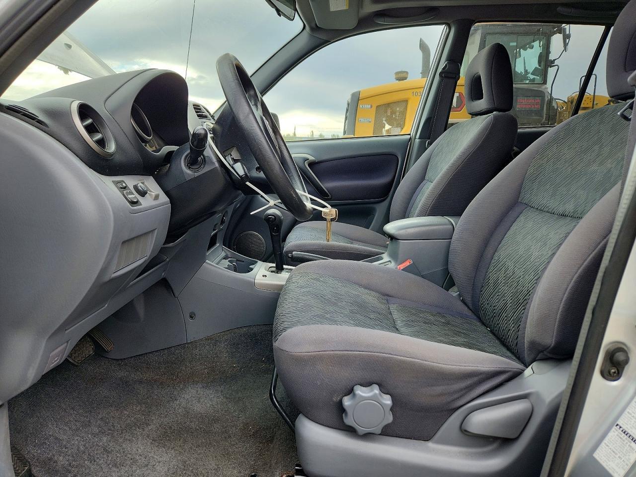 2002 TOYOTA RAV4