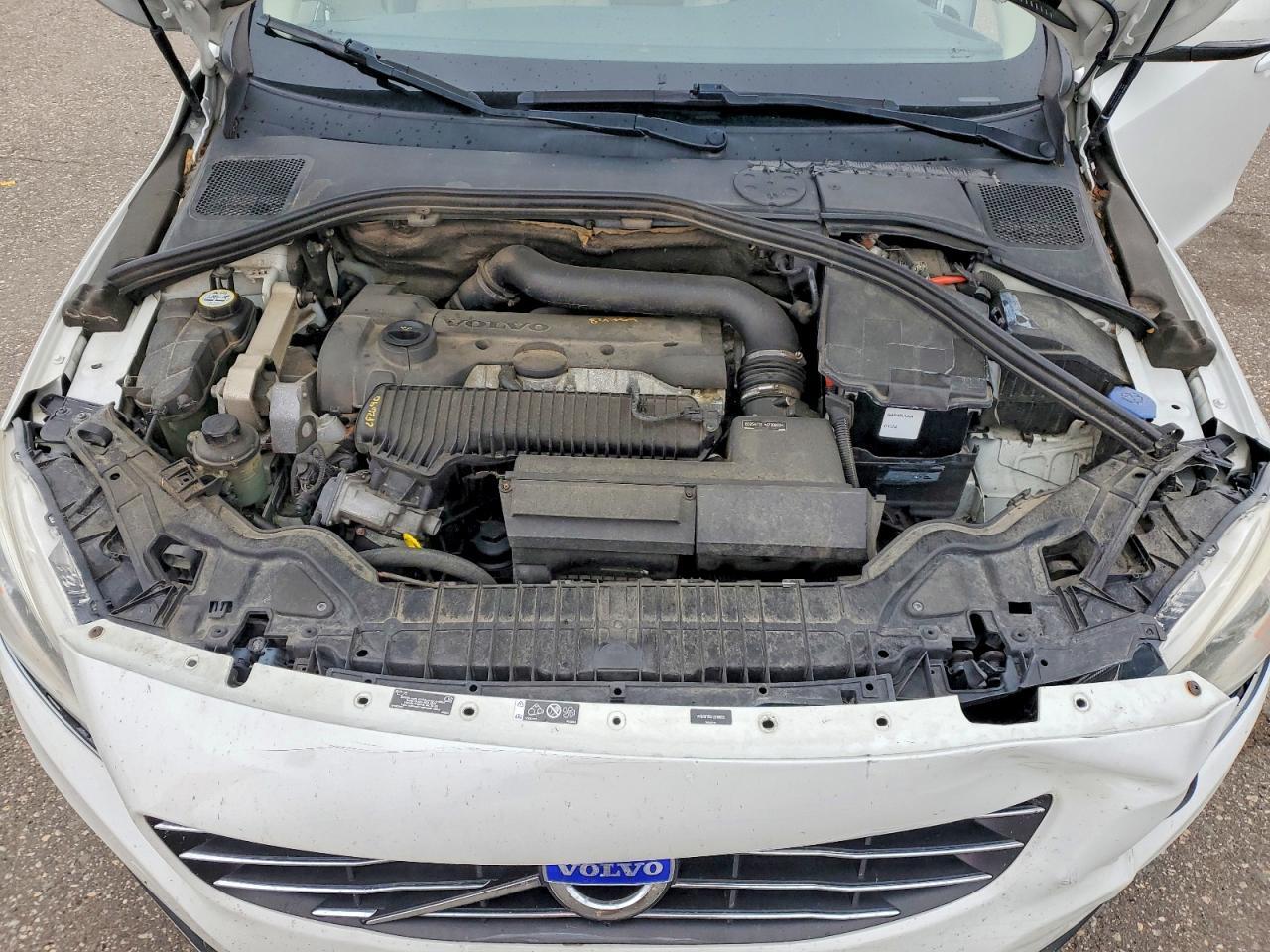 2015 VOLVO S60