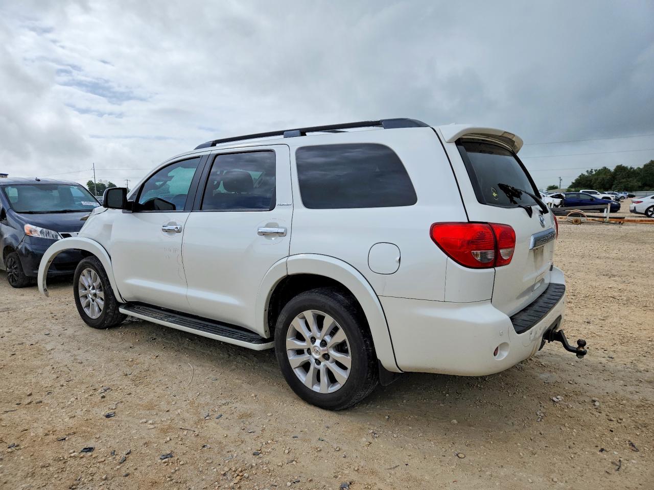 2015 TOYOTA Sequoia