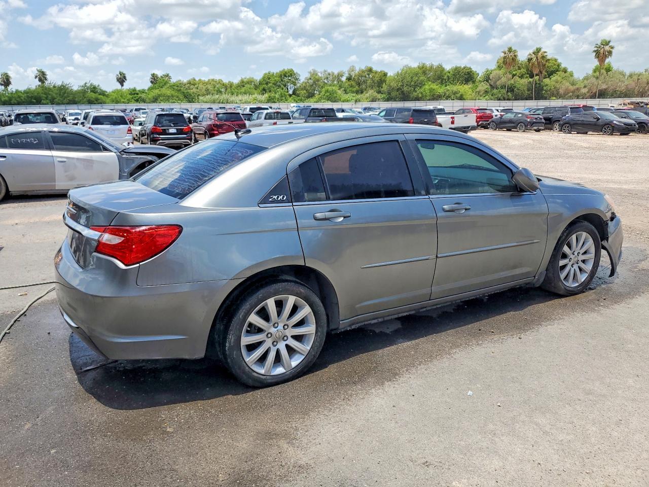 2013 CHRYSLER 200