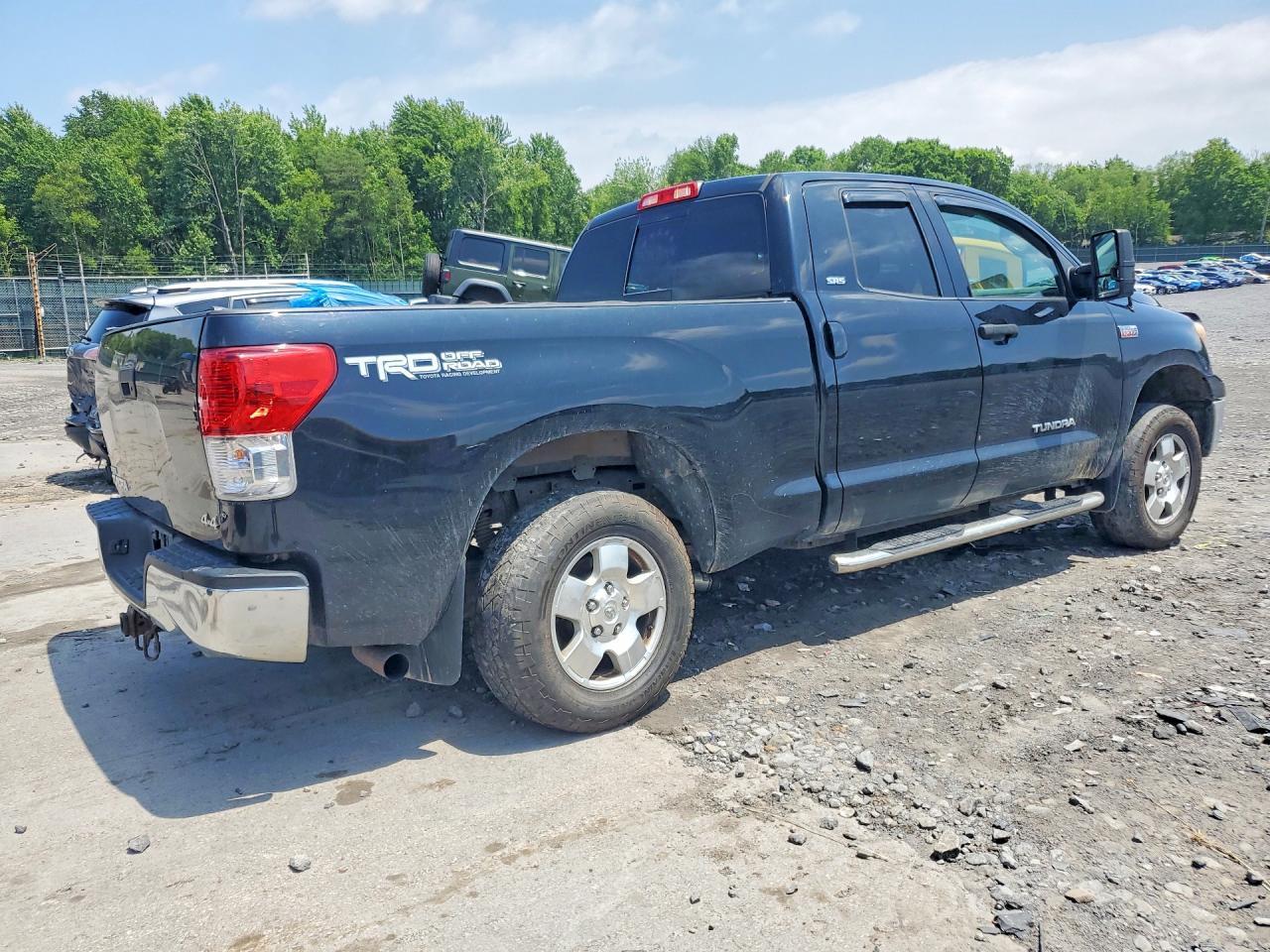 2011 TOYOTA TUNDRA