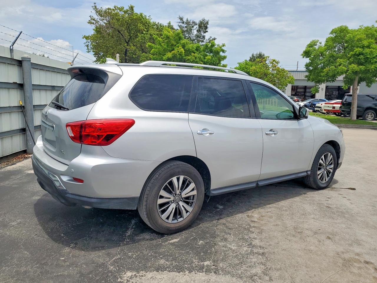 2019 NISSAN PATHFINDER