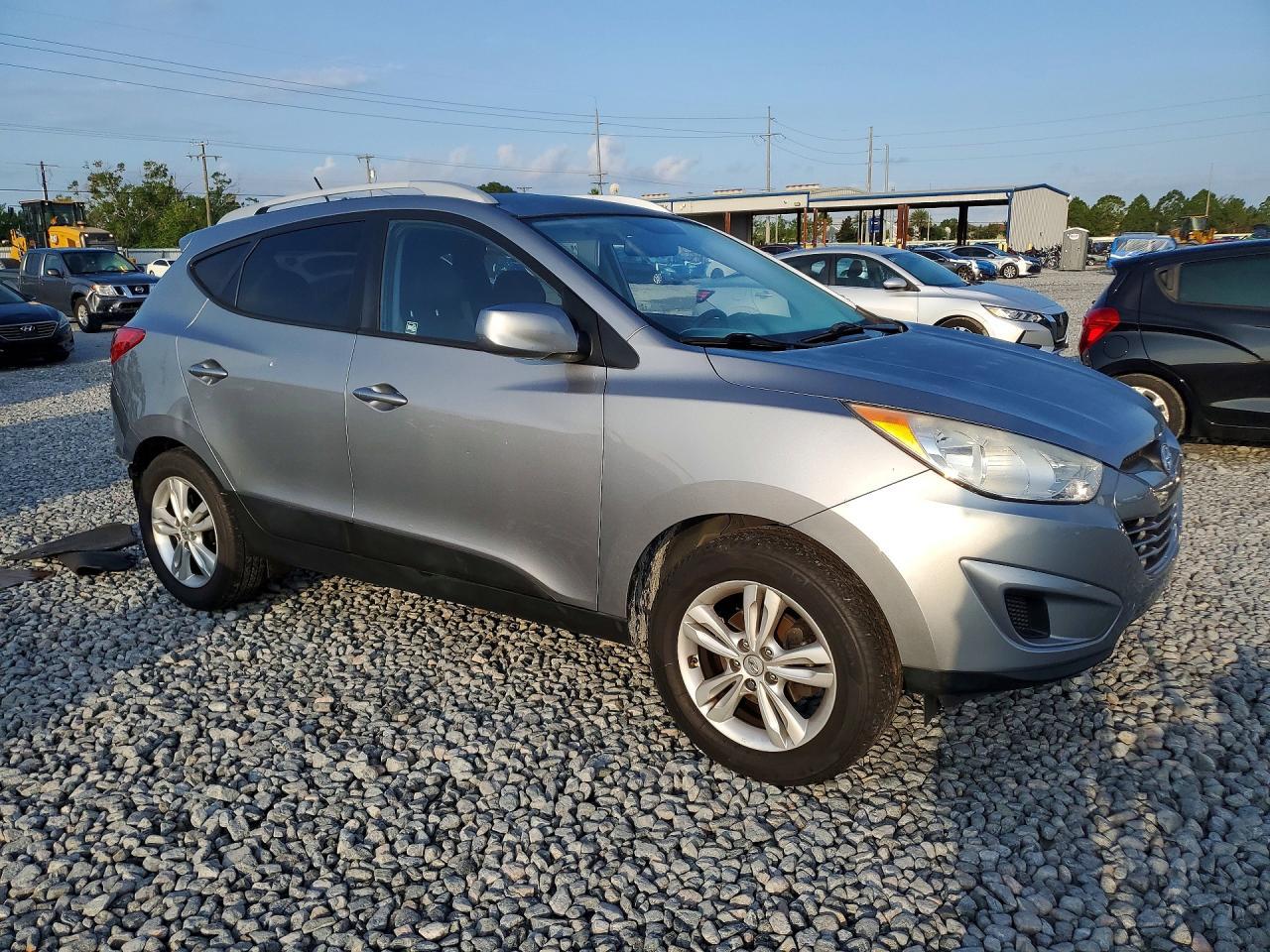 2011 HYUNDAI TUCSON