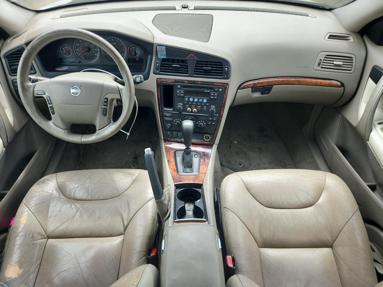 2005 VOLVO V70