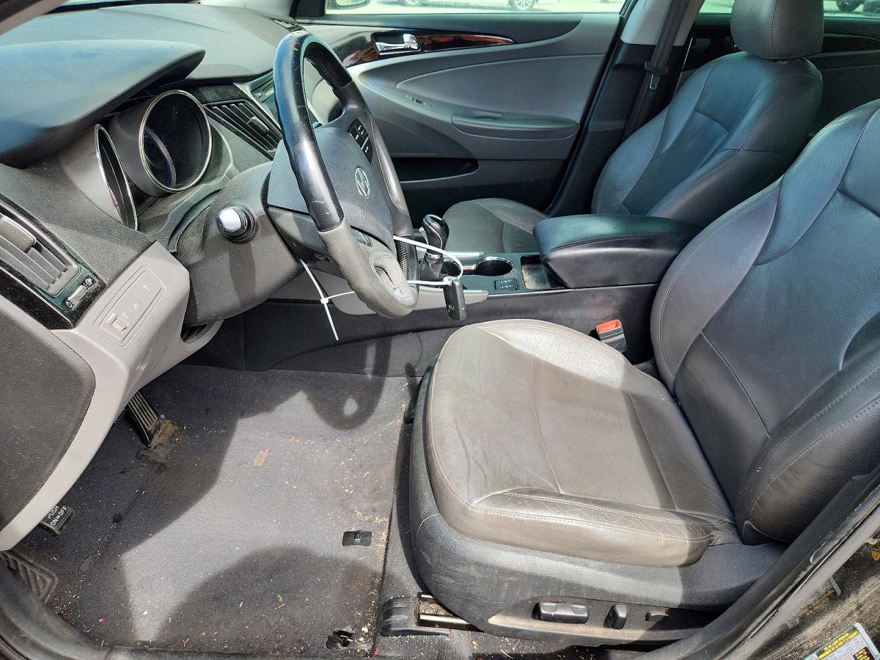 2011 HYUNDAI SONATA