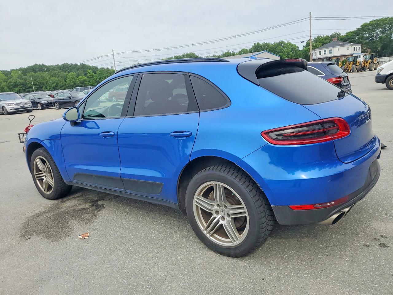 2016 PORSCHE Macan