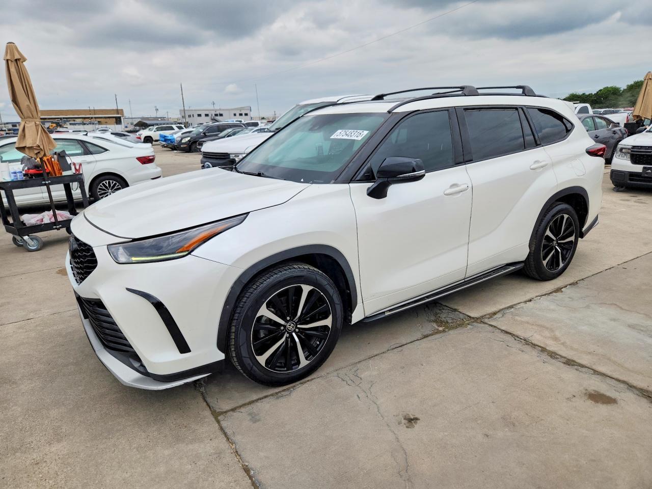 2021 TOYOTA HIGHLANDER