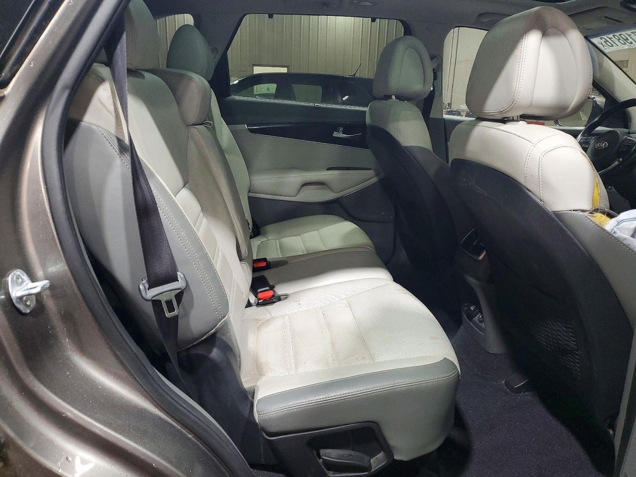 2016 KIA SORENTO