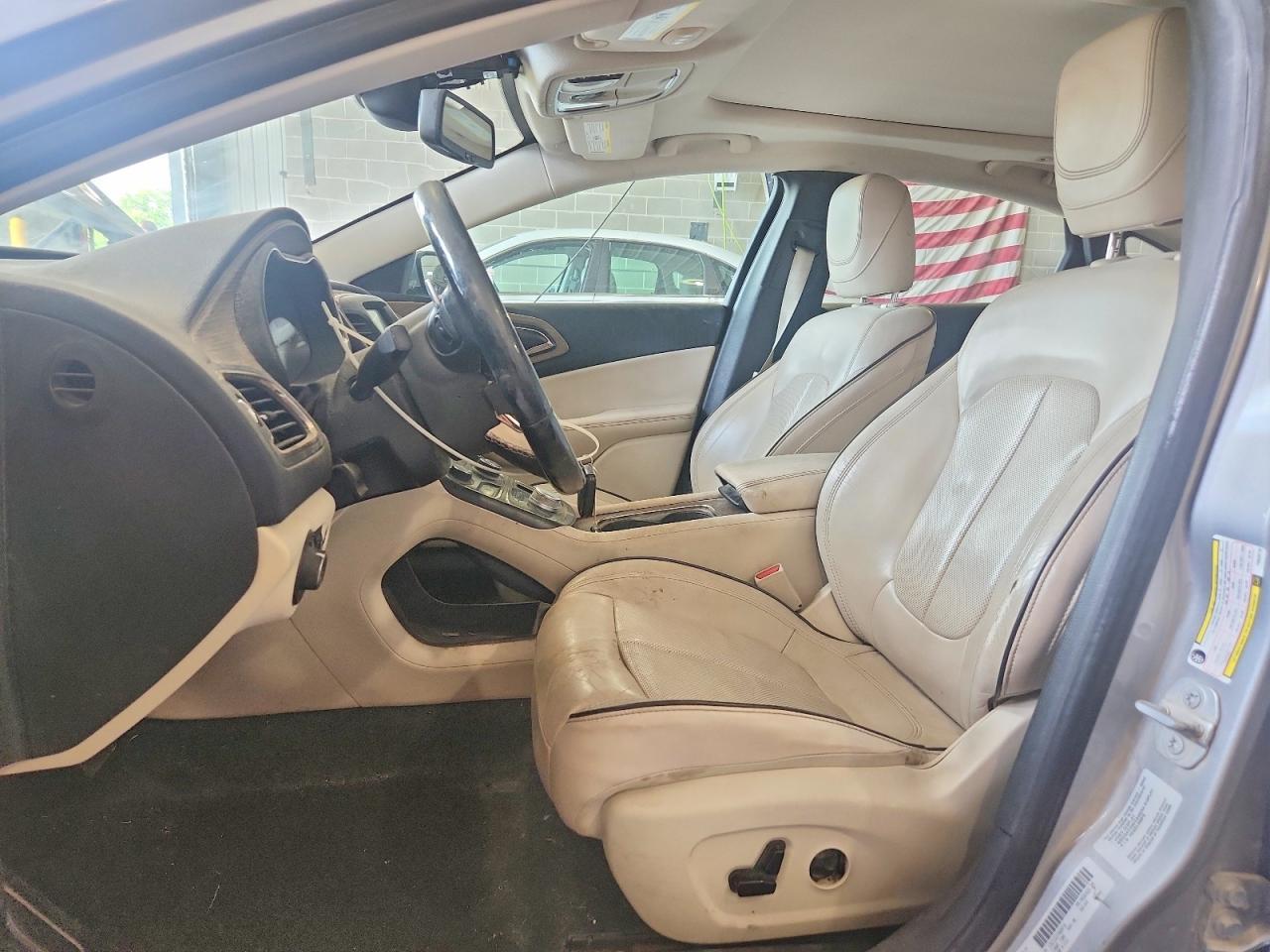 2015 CHRYSLER 200