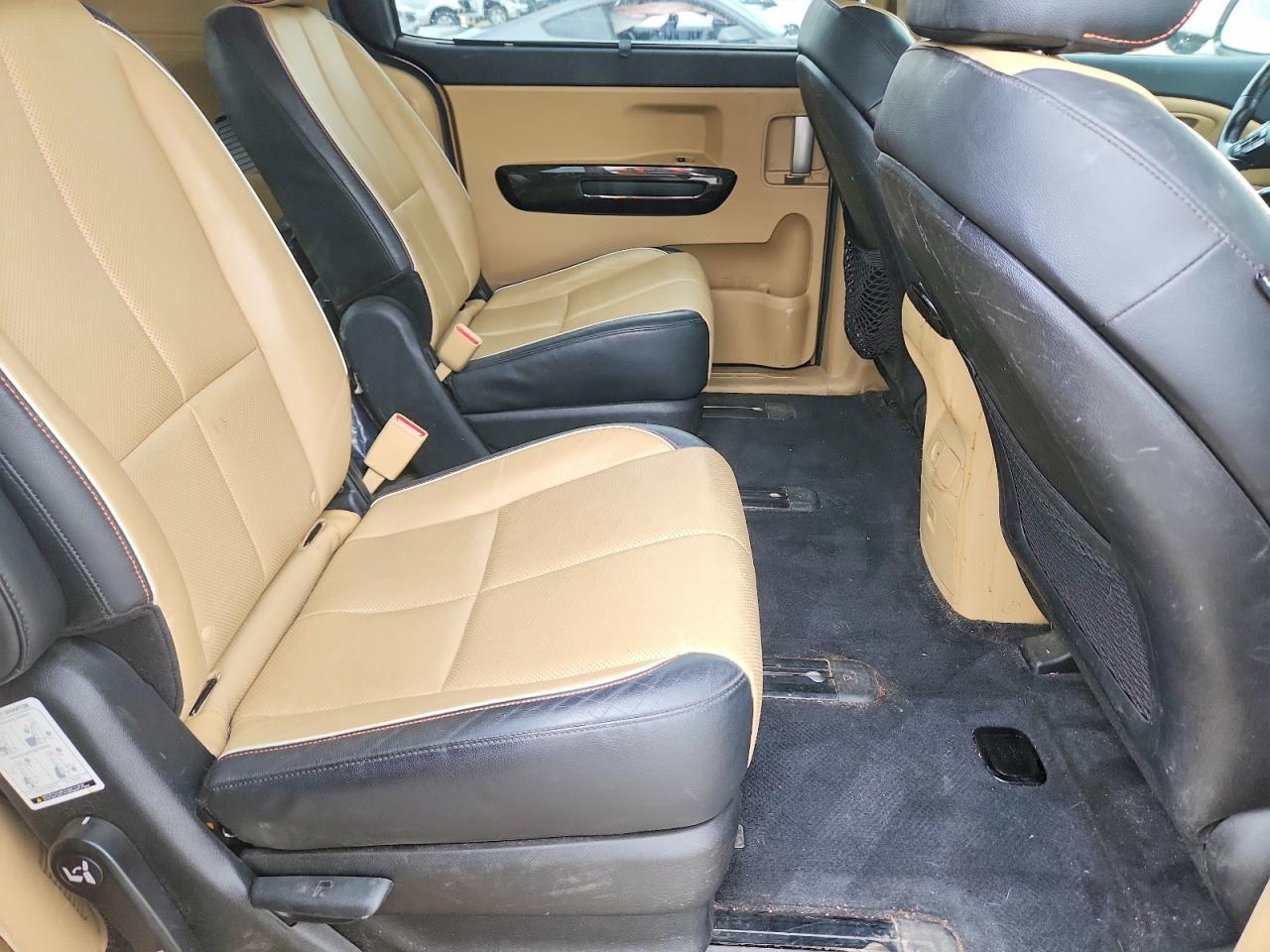 2015 KIA SEDONA